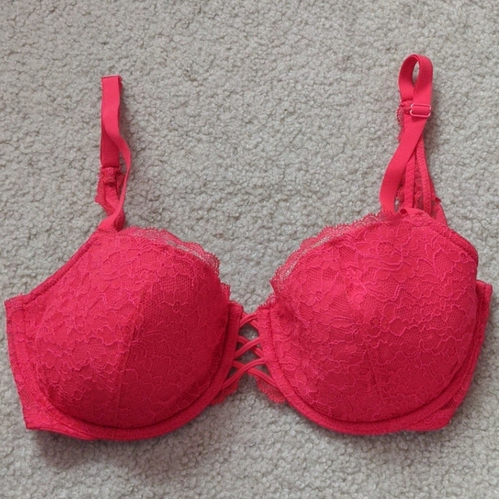 Victoria's Secret 34D bra